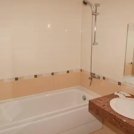 アパート The Heart Of *